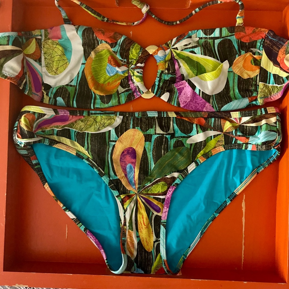 TRINA TURK Bikini Gold detail, sz 6, Exc Cond 🌟